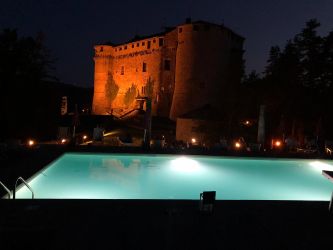 Piscina a skimmer illuminata