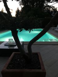 Piscina interrata illuminata